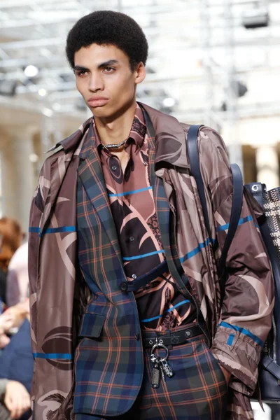 Look 43